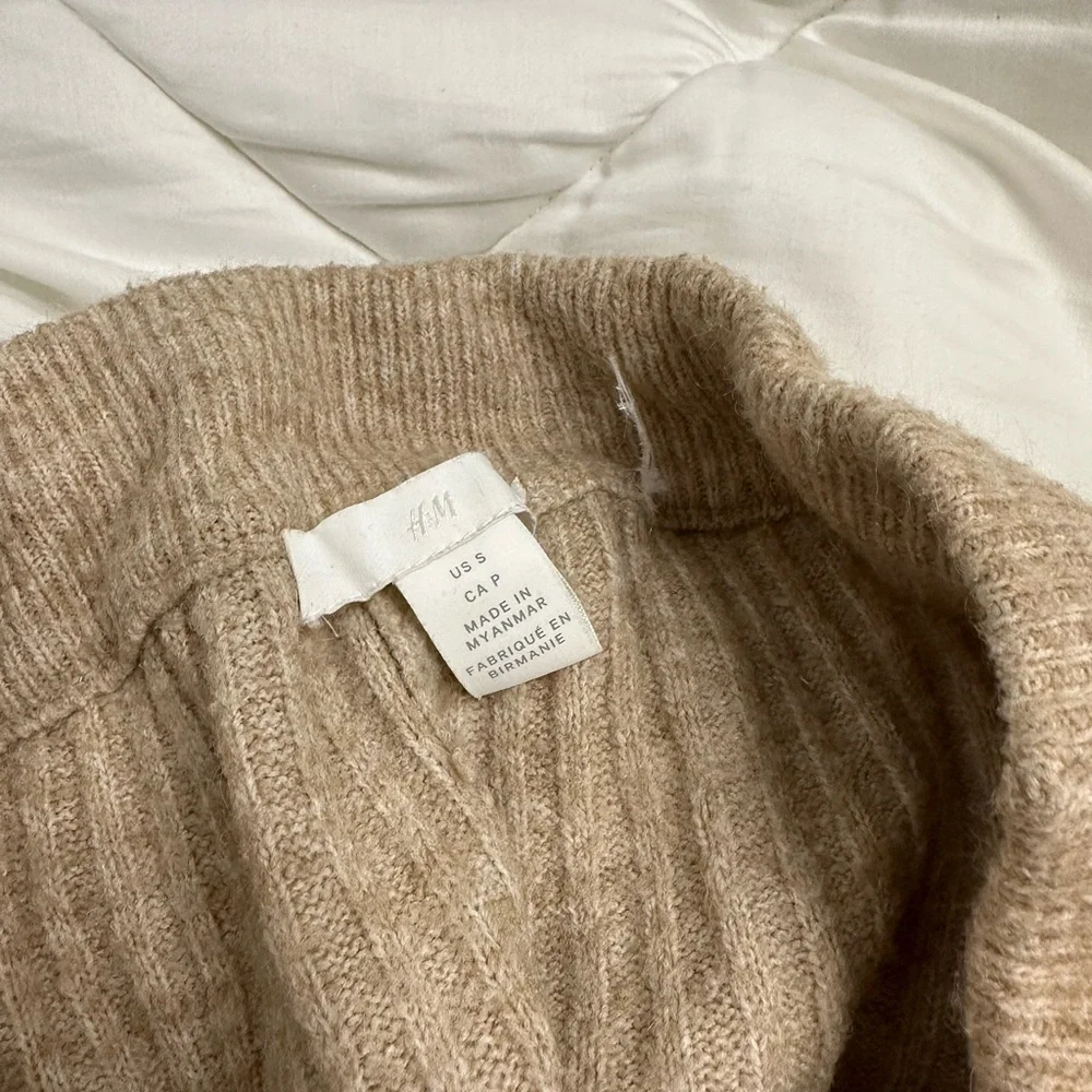 H&M Tan Women's Sweater set small - Picture 4 of 9